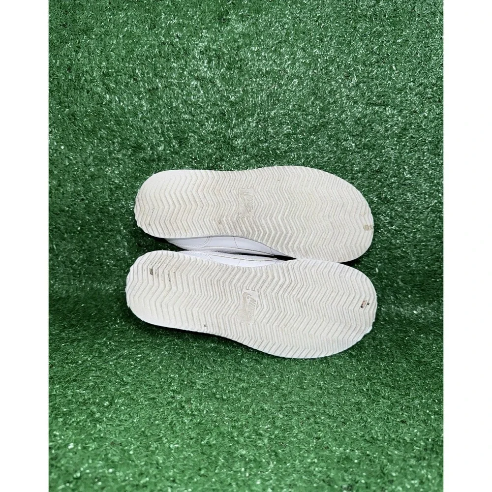 Nike Cortez Basic‎ SL Youth Size 2.5Y White Leather Shoes Sneakers 904767-102